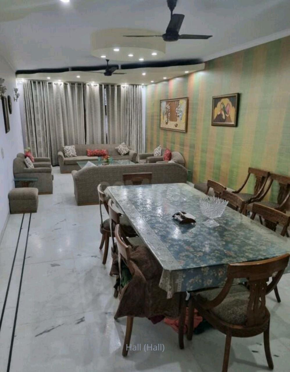 Floor Available for Rent in New Friends Colony